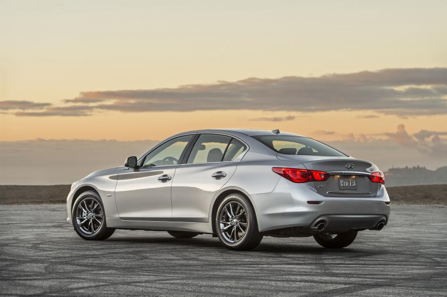  Infiniti Q50 3.0t Signature Edition 2017 года  (NA) (фото 4 из 14)